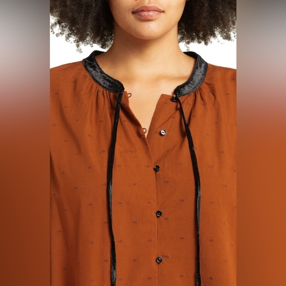 Treasure & Bond Long Sleeve Velvet Trim Button Down Blouse Size M - Picture 11 of 11